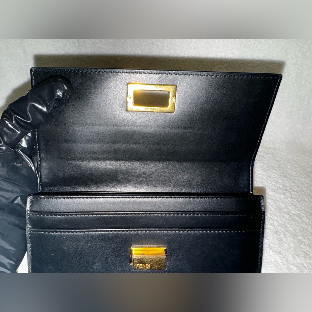 Fendi Peekaboo Continental long wallet with dust bag and certificate card. - Picture 6 of 16